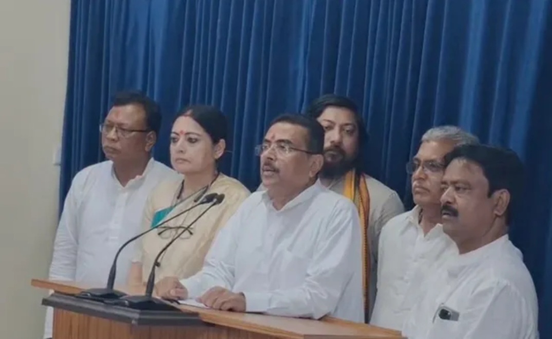 সরকারি চাকরি পাওয়ার বয়স পাঁচ বছর বৃদ্ধি, প্রথম মন্ত্রিসভার বৈঠক শেষে ঘোষণা মুখ্যমন্ত্রী শুভেন্দুর